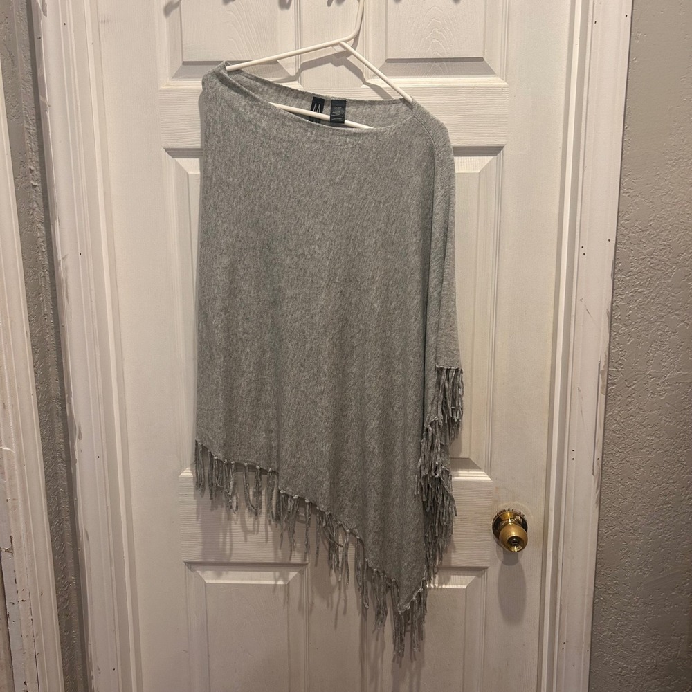 MARLA WYNNE Gray Fringe Poncho One Size Viscose‎ Angora Boho Beach Lagenlook